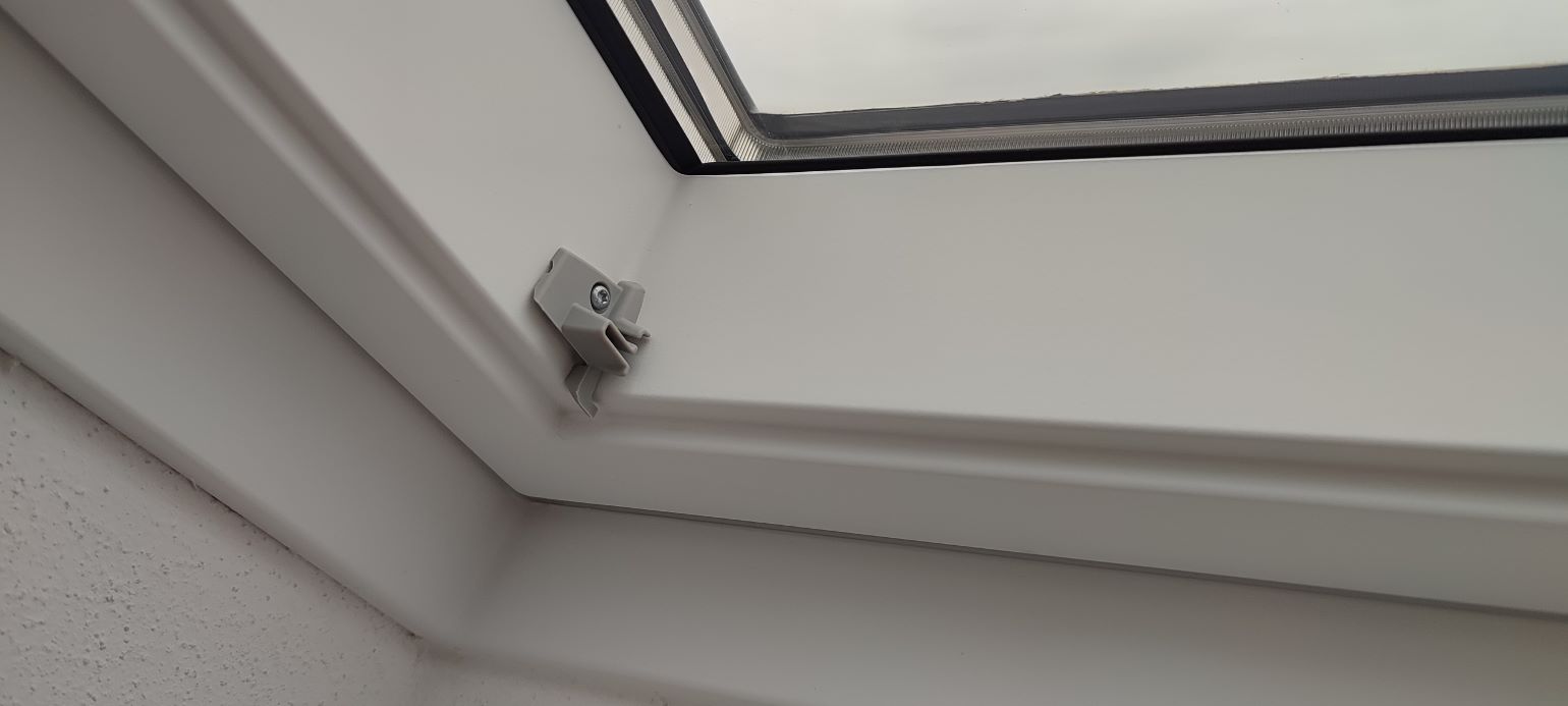 Koncovky vodiacich líšt roletky Velux 1